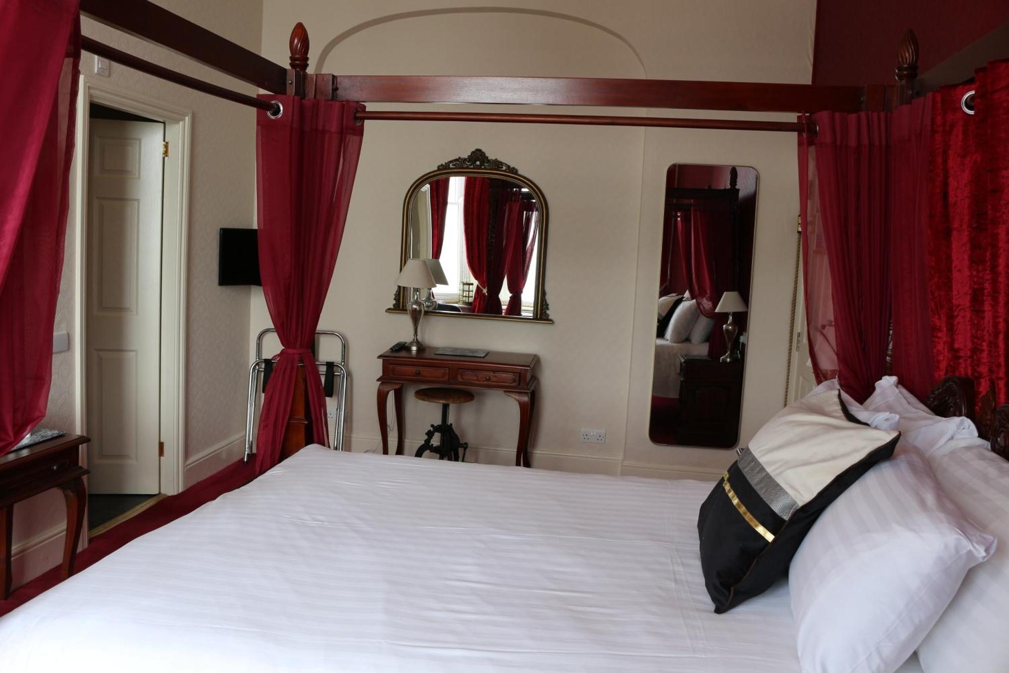 The Belgrave Hotel Tenby Exterior photo